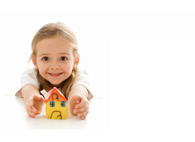 HEWER教導家長們如何讓孩子使用安全剪刀